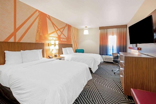 La Quinta by Wyndham Waco Baylor Downtown - image 4