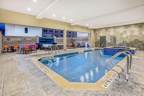 La Quinta by Wyndham Waco Baylor Downtown - image 6