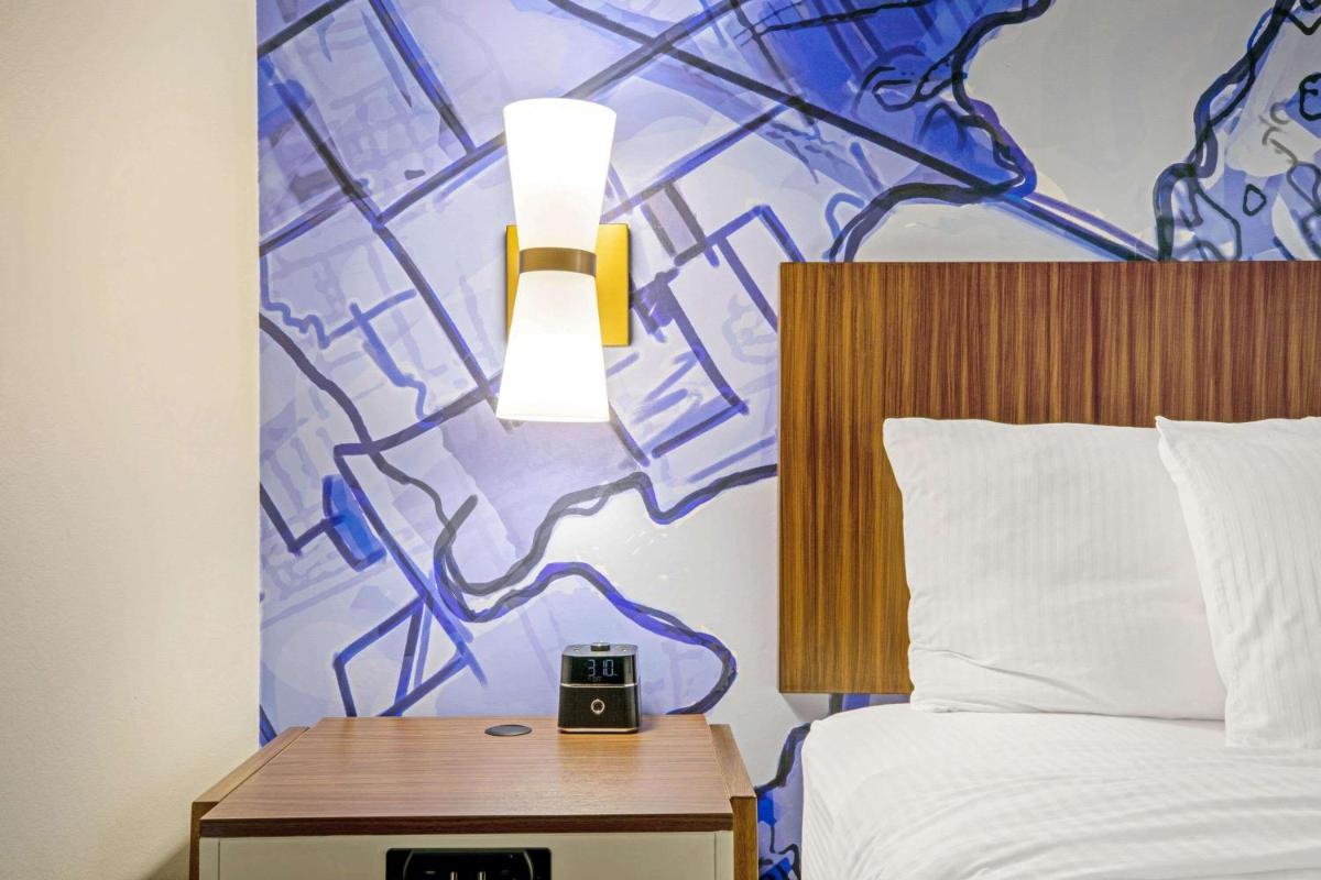 La Quinta by Wyndham Waco Baylor Downtown - image 7