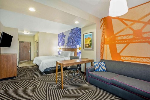 La Quinta by Wyndham Waco Baylor Downtown - image 8