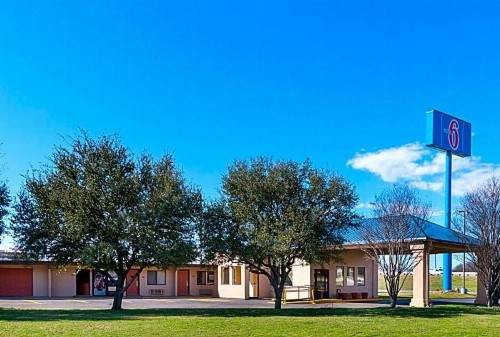 Motel 6-Waco TX - image 19