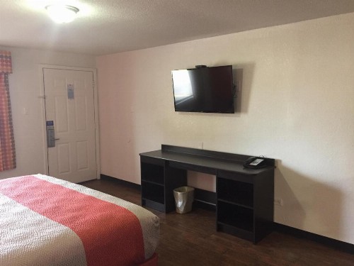 Motel 6-Waco TX - image 20