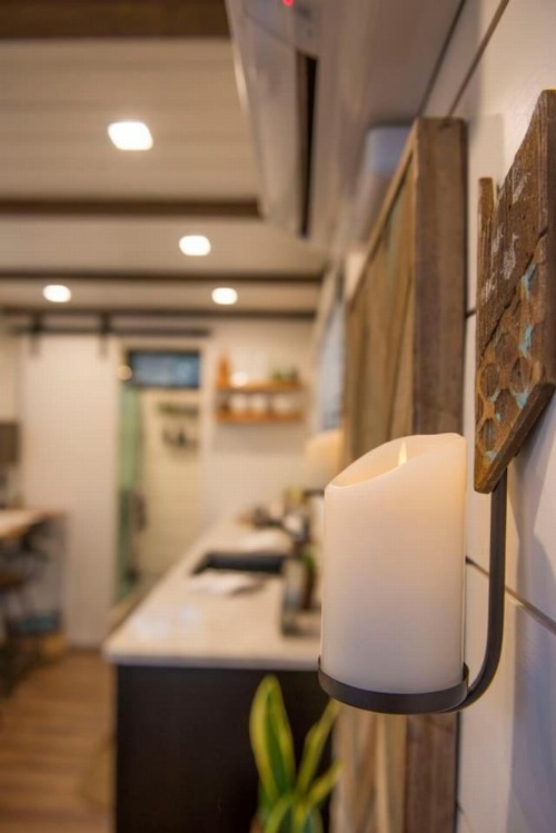 Elegant Container Home Tiny House#1 Near Magnolia - image 12