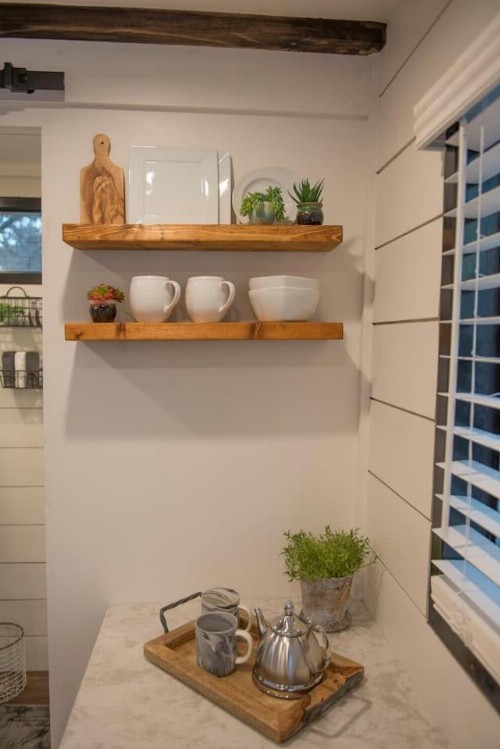 Elegant Container Home Tiny House#1 Near Magnolia - image 16