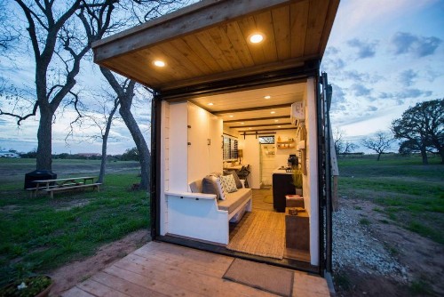 Elegant Container Home Tiny House#1 Near Magnolia - image 21