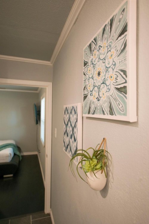 Walk to the Silos! 3 Bed 1960's Bungalow near Baylor - image 34