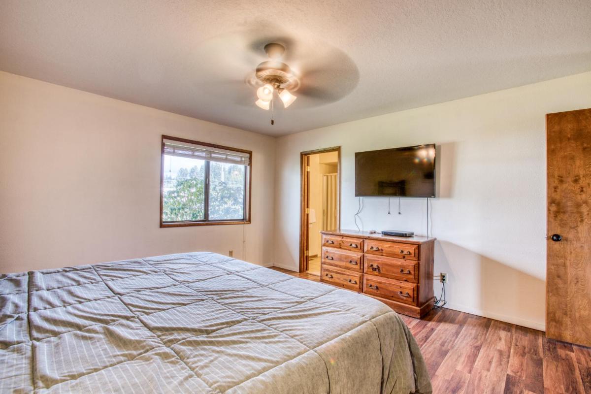 Bay Bridge Beach House - image 6