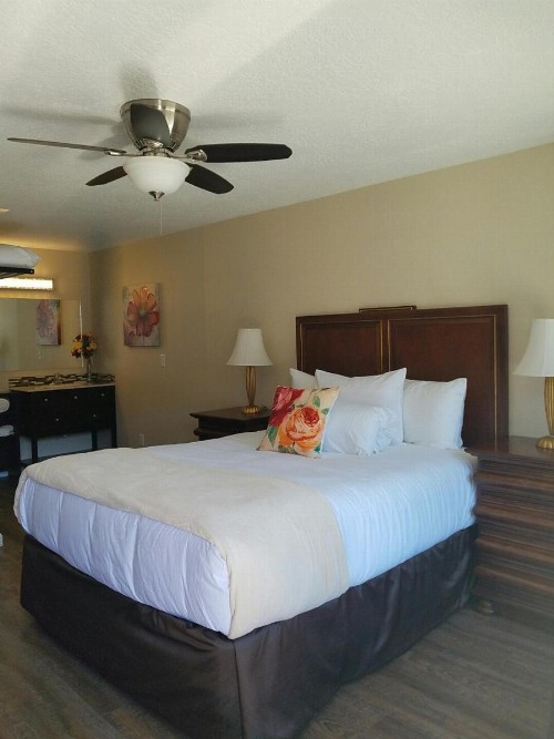 The Waldport Inn - image 17