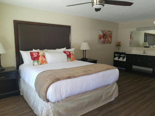The Waldport Inn - image 32