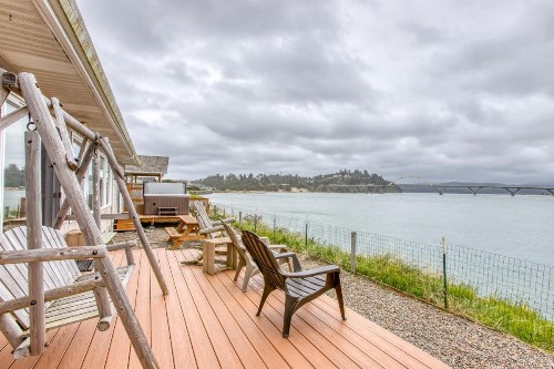 Harbor House - image 7