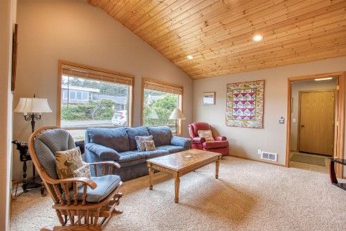 Scandia House in Bayshore Estates! - image 10