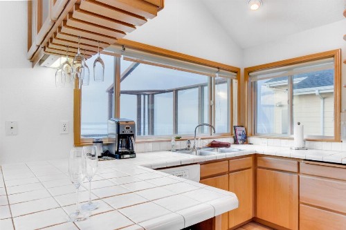 Wakonda Oceanfront Escape - image 10