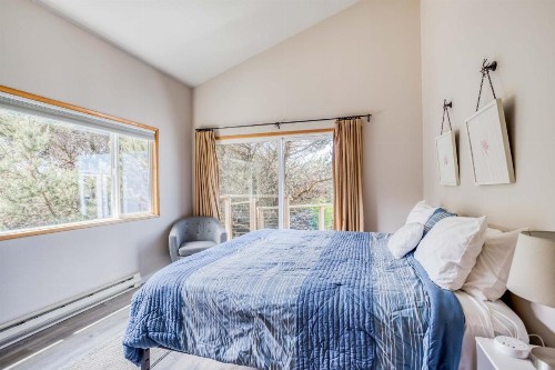 Cozy Cabin - image 23