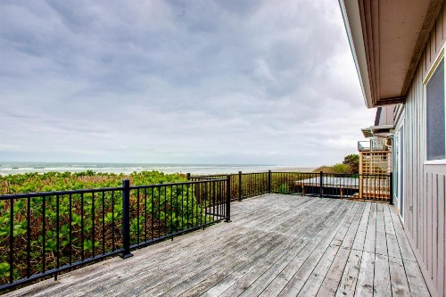 2 Bed 2 Bath Vacation home in Waldport - image 6