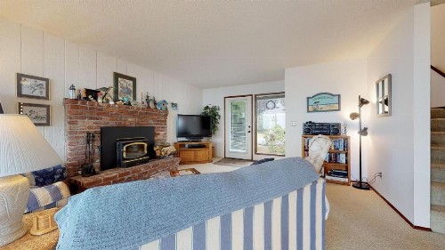 2 Bed 2 Bath Vacation home in Waldport - image 9