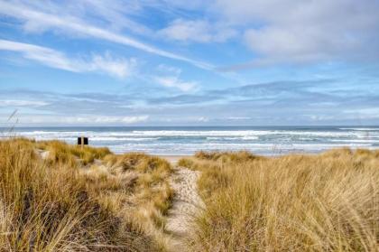 Windsong Hideaway - image 7
