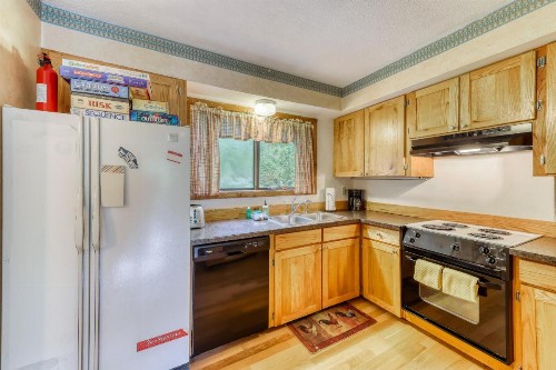 Grand Hollow Townhome - image 11