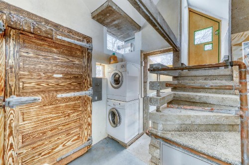 Bunker House - image 12