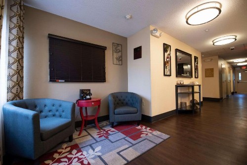 Sonesta Simply Suites Chicago Naperville - image 3