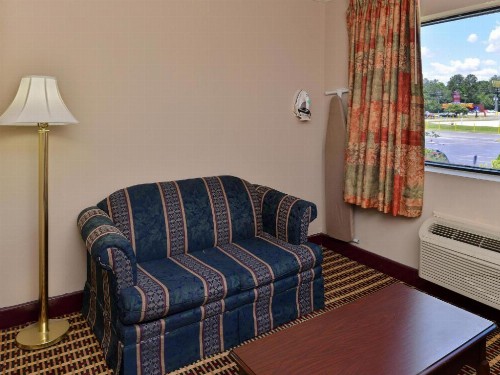 America Best Value Inn and Suites Warsaw - image 10