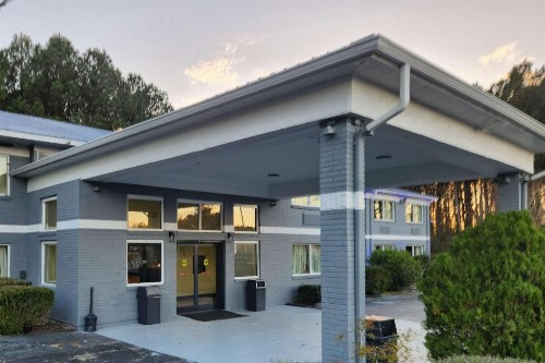 America Best Value Inn and Suites Warsaw - image 2