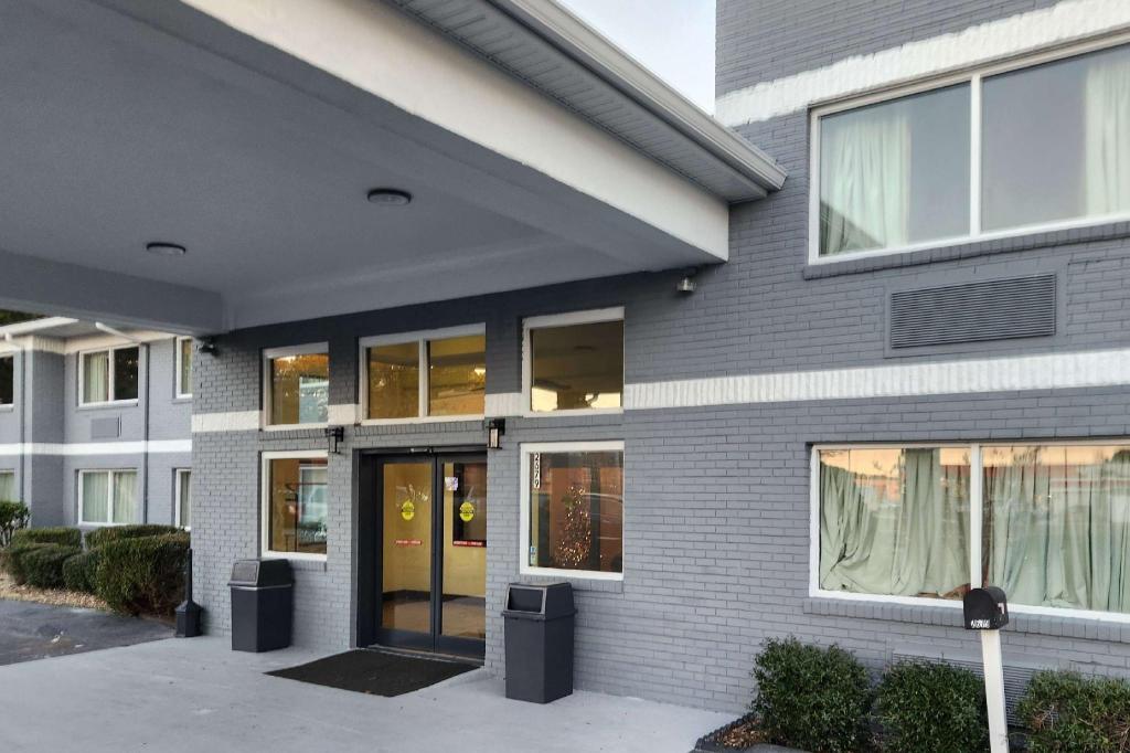America Best Value Inn and Suites Warsaw - image 3