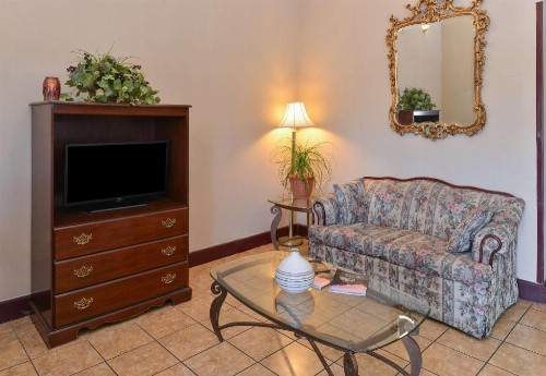 America Best Value Inn and Suites Warsaw - image 9