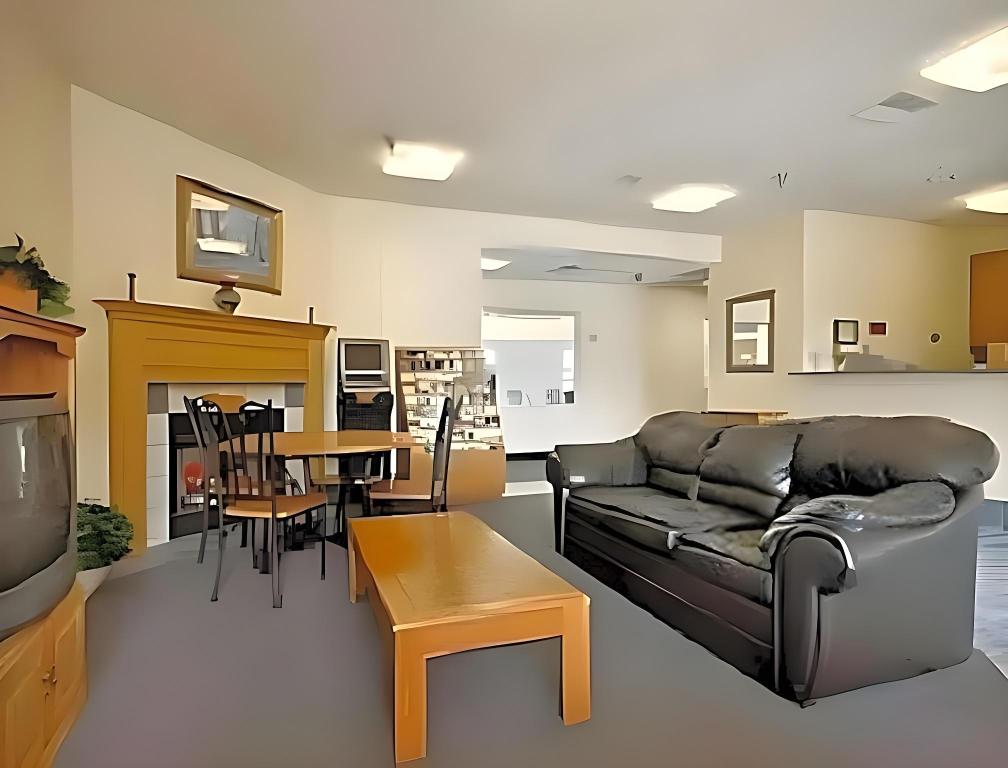 Warsaw Lodging - image 2
