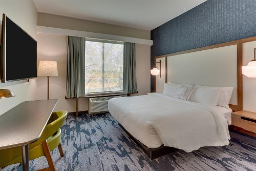 Fairfield Inn and Suites Warsaw - image 12