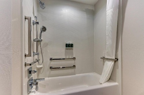 Fairfield Inn and Suites Warsaw - image 15
