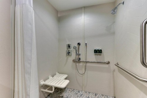 Fairfield Inn and Suites Warsaw - image 16