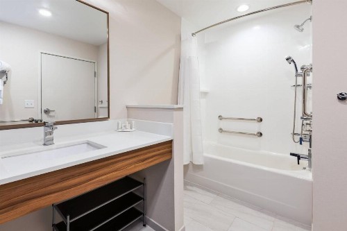 Fairfield Inn and Suites Warsaw - image 2