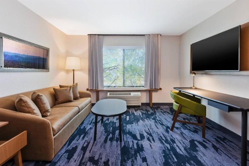 Fairfield Inn and Suites Warsaw - image 3