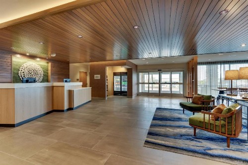 Fairfield Inn and Suites Warsaw - image 8