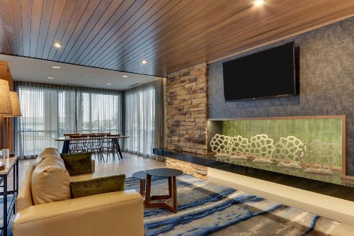 Fairfield Inn and Suites Warsaw - image 9