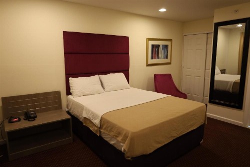 Warwick Motel & Suites - image 8