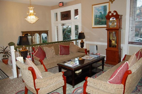 Windsor Inn - image 9