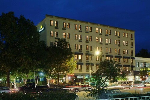 Days Inn by Wyndham Washington DC/Connecticut Avenue - image 1
