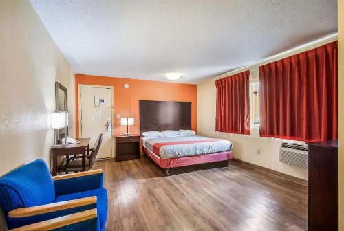 Motel 6-Washington DC - Convention Center - image 3