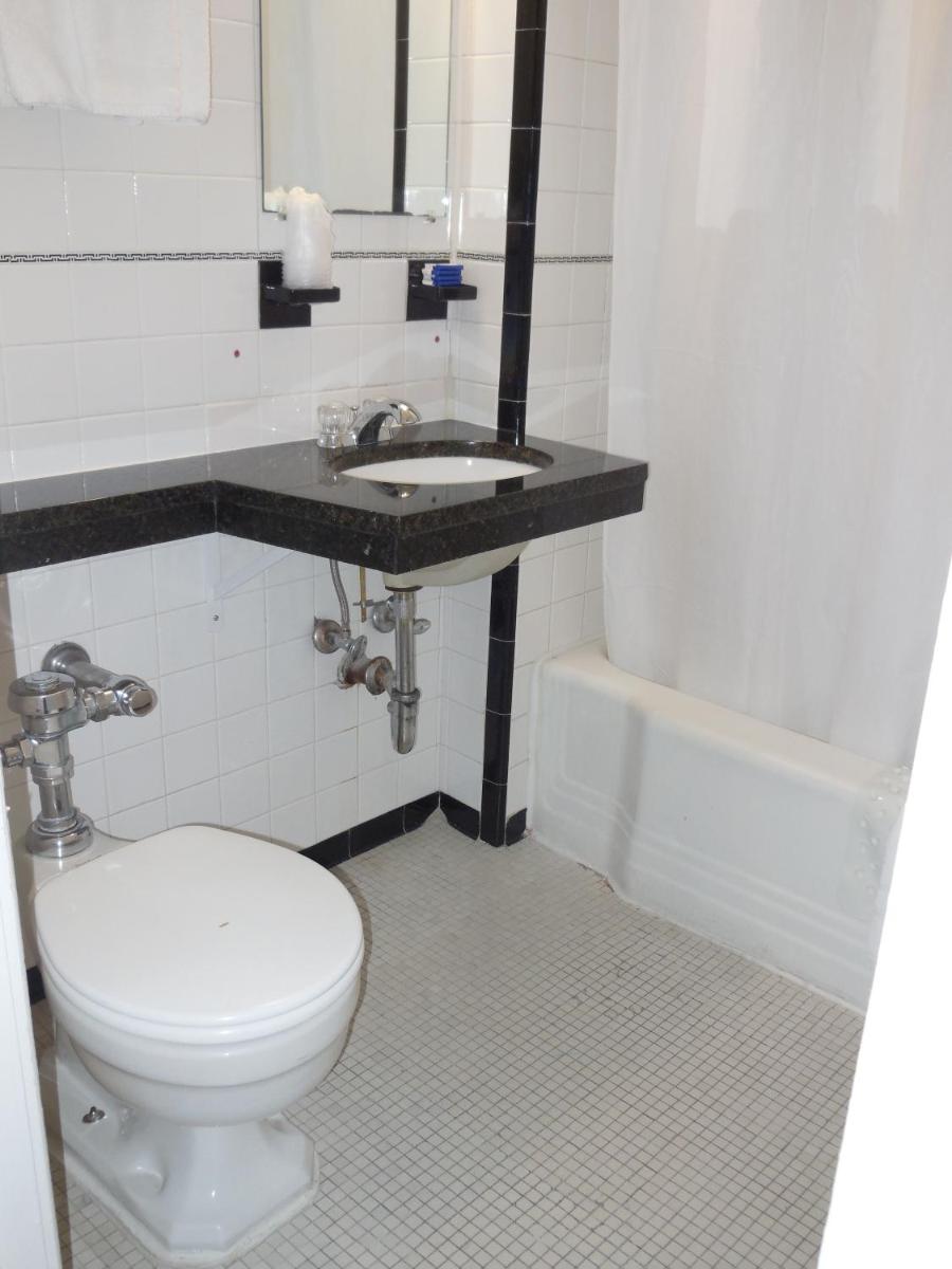 Hotel Harrington - image 7