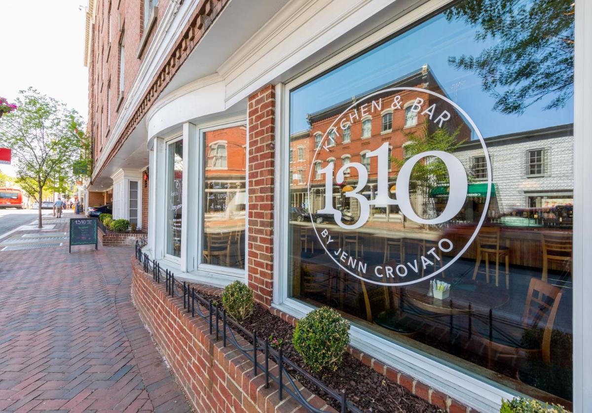 Georgetown Inn - image 4