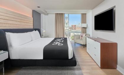 Hotel Zena a Viceroy Urban Retreat