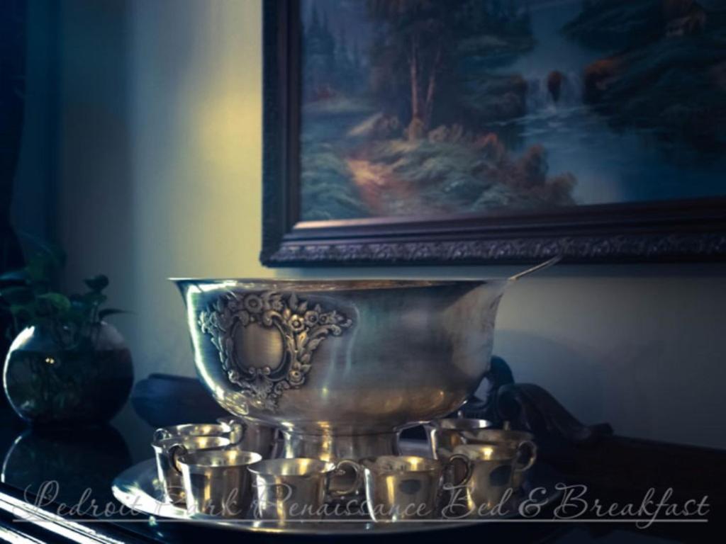 Ledroit Park Renaissance Bed and Breakfast - image 5