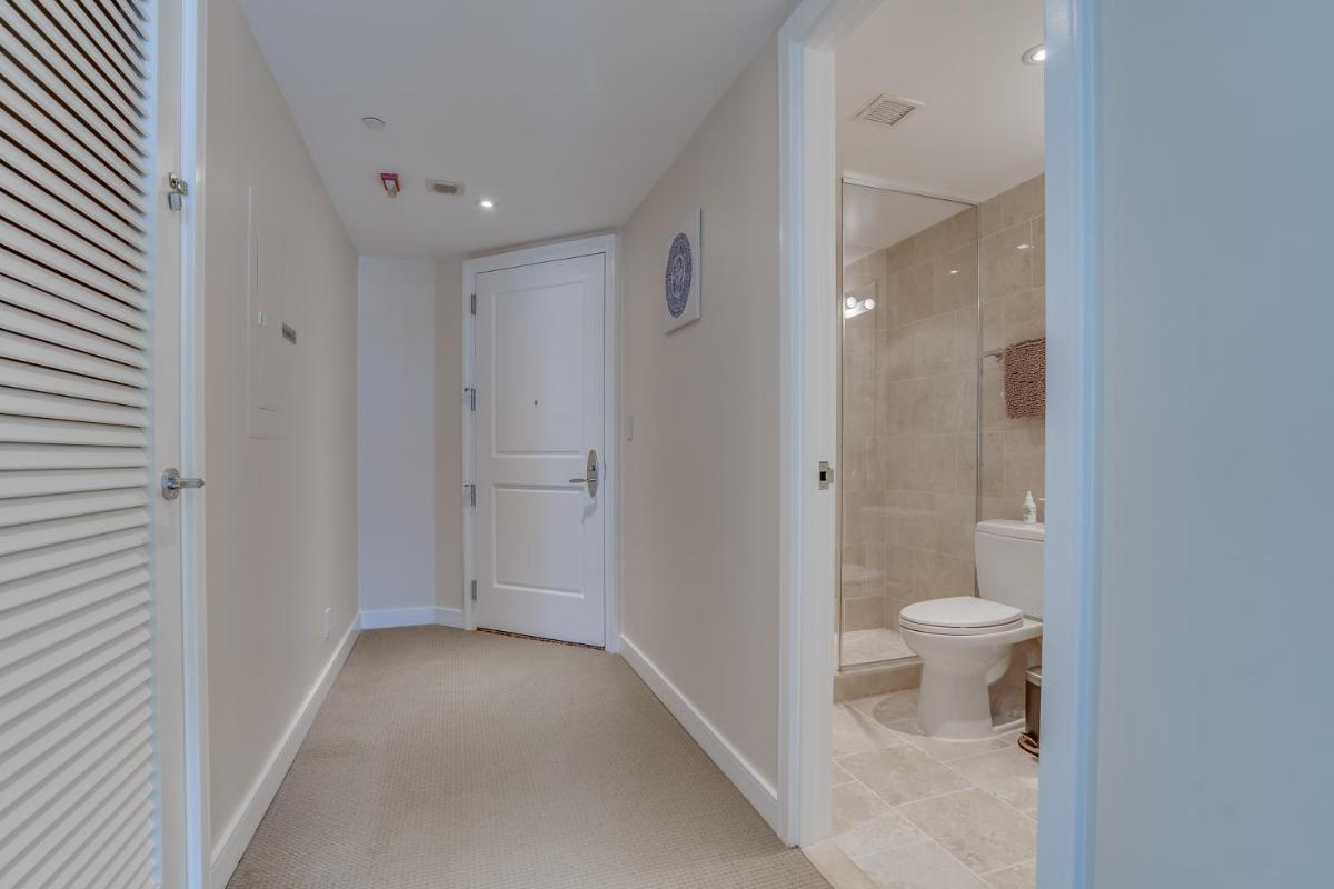 Heaven on Washington Fully Furnished Apartments - image 3