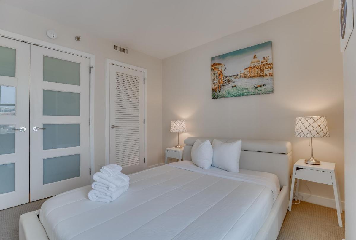 Heaven on Washington Fully Furnished Apartments - image 4
