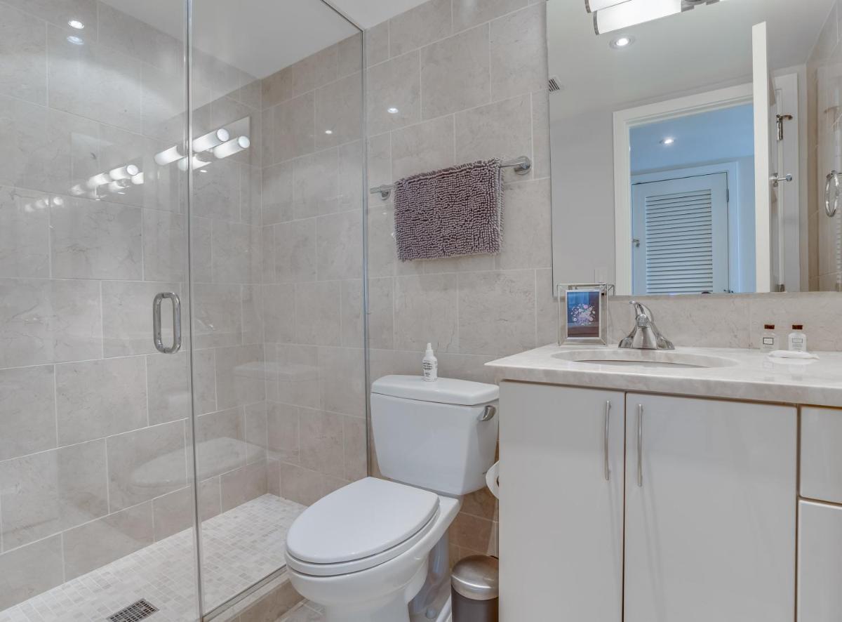 Heaven on Washington Fully Furnished Apartments - image 5