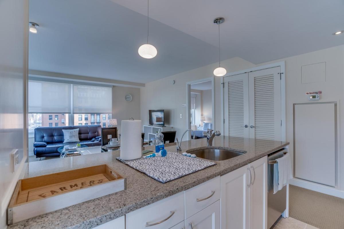 Heaven on Washington Fully Furnished Apartments - image 7