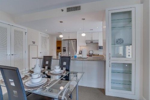 Heaven on Washington Fully Furnished Apartments - image 9