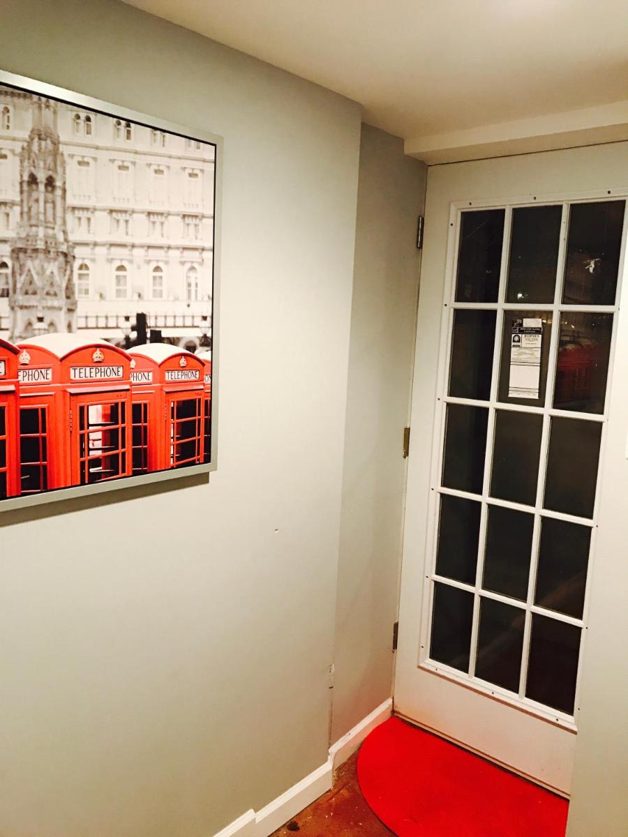 Studio H St Corridor - image 4