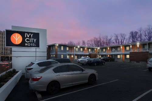 Ivy City Hotel - image 5